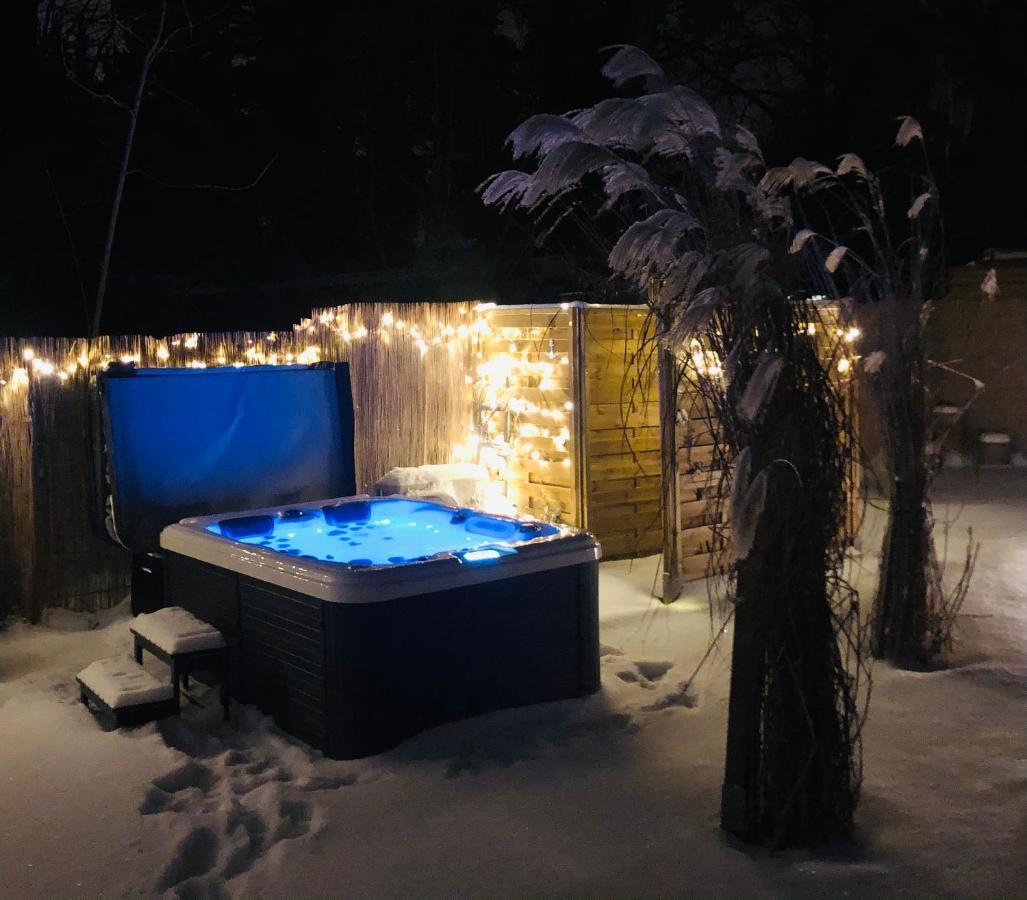 Gartenloft Mit Outdoor Whirlpool Und Garten Petershagen-Eggersdorf Екстериор снимка
