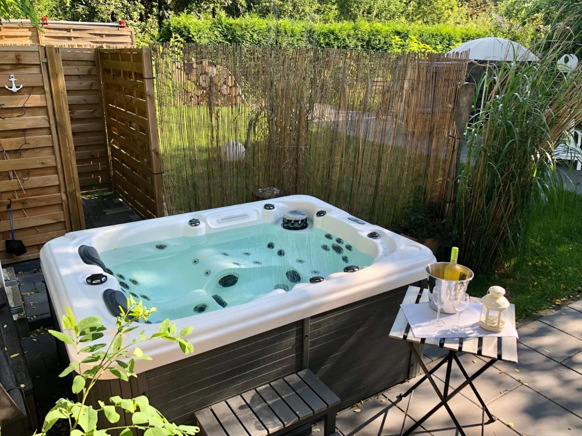 Gartenloft Mit Outdoor Whirlpool Und Garten Petershagen-Eggersdorf Екстериор снимка