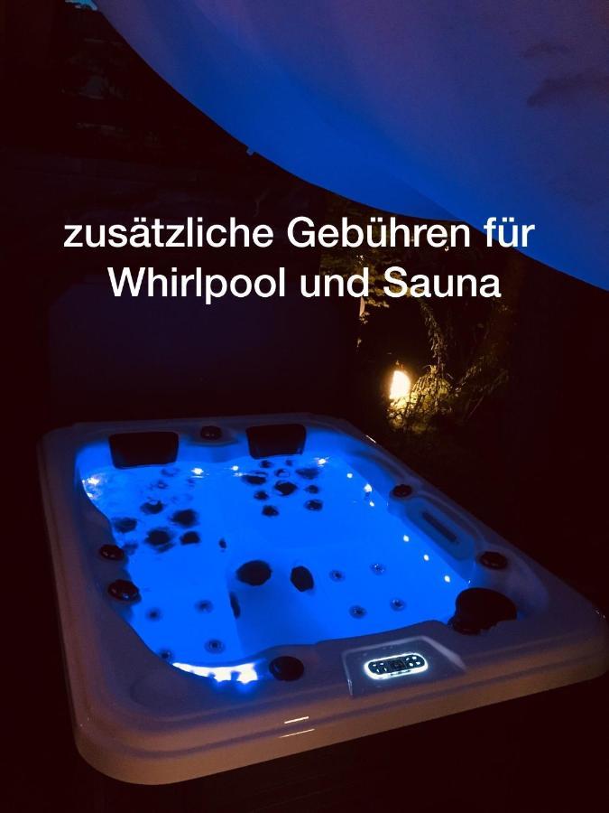 Gartenloft Mit Outdoor Whirlpool Und Garten Petershagen-Eggersdorf Екстериор снимка